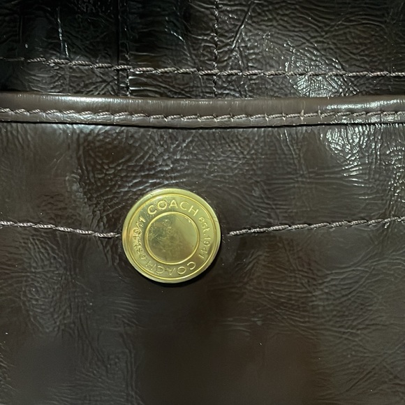 Brown patent Coach handbag - Picture 2 of 7